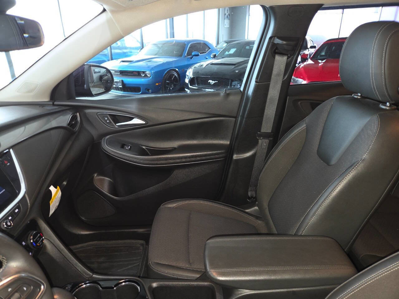 Used 2020 Buick Encore GX Select FWD image 16