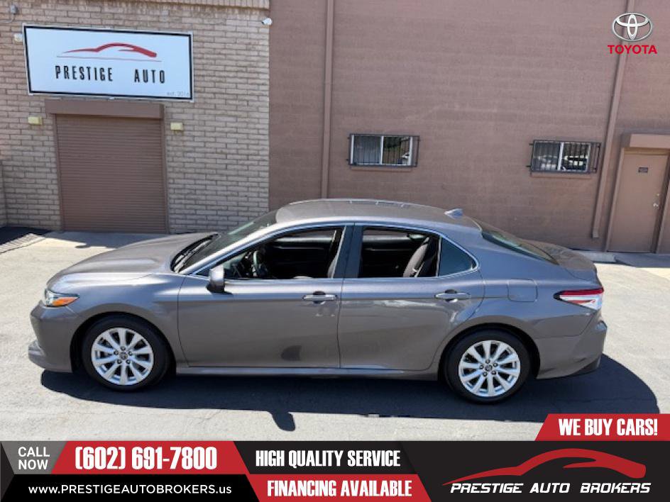 Used 2020 Toyota Camry LE image 4