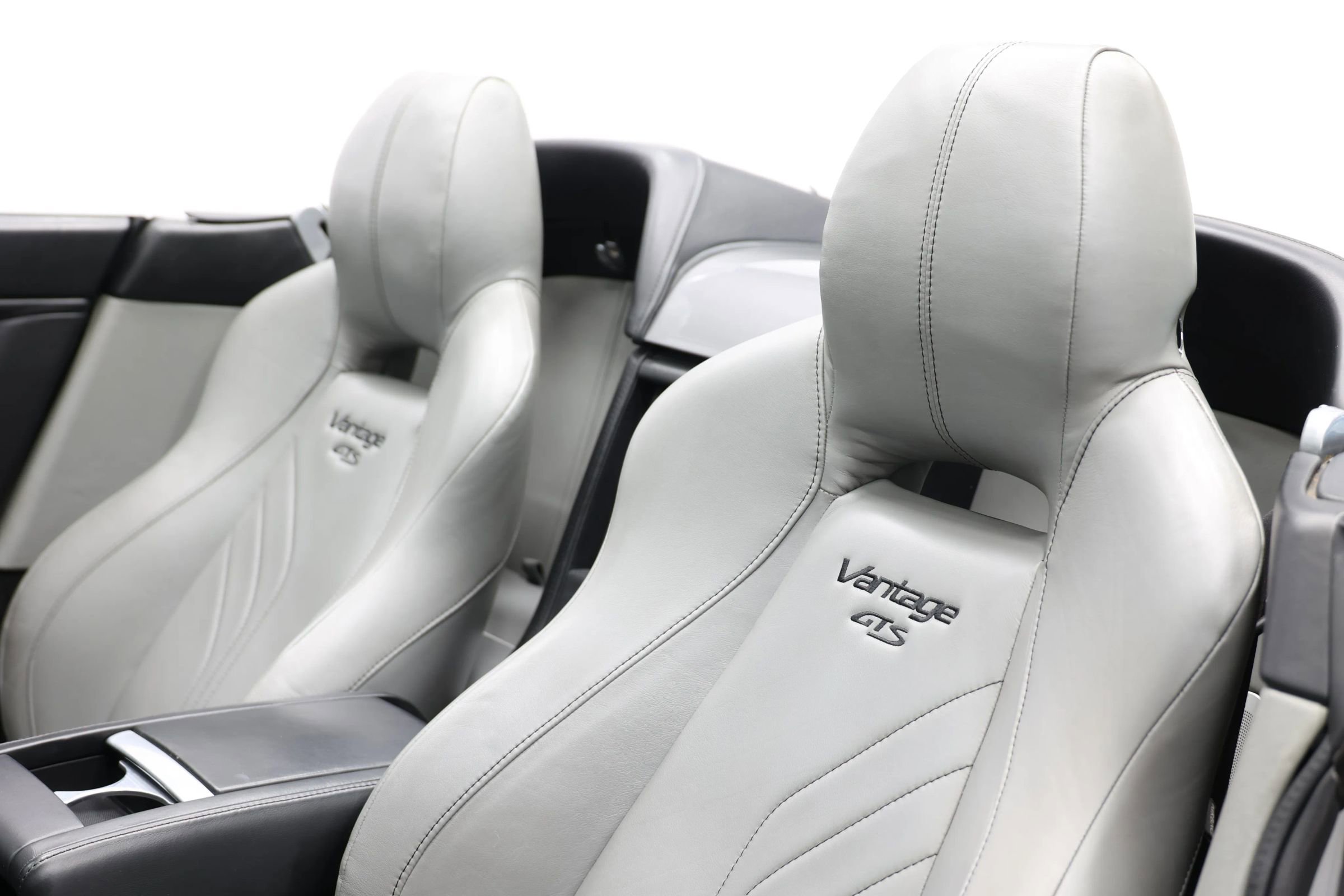 Used 2016 Aston Martin V8 Vantage S RWD image 17