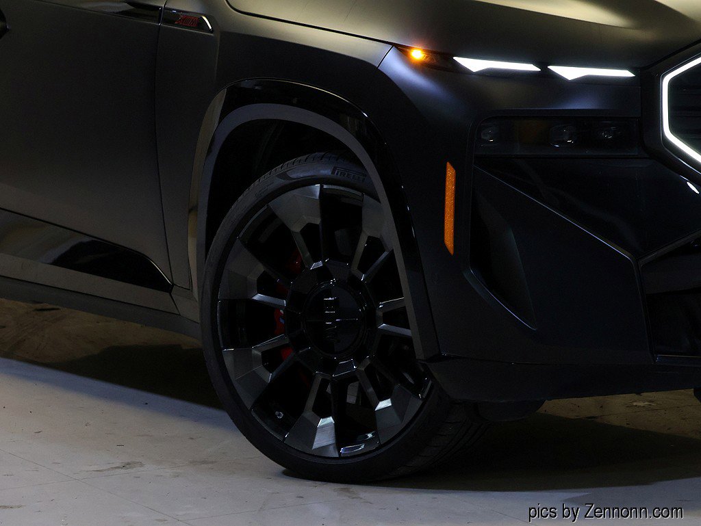 Certified 2024 BMW XM Label Red image 3