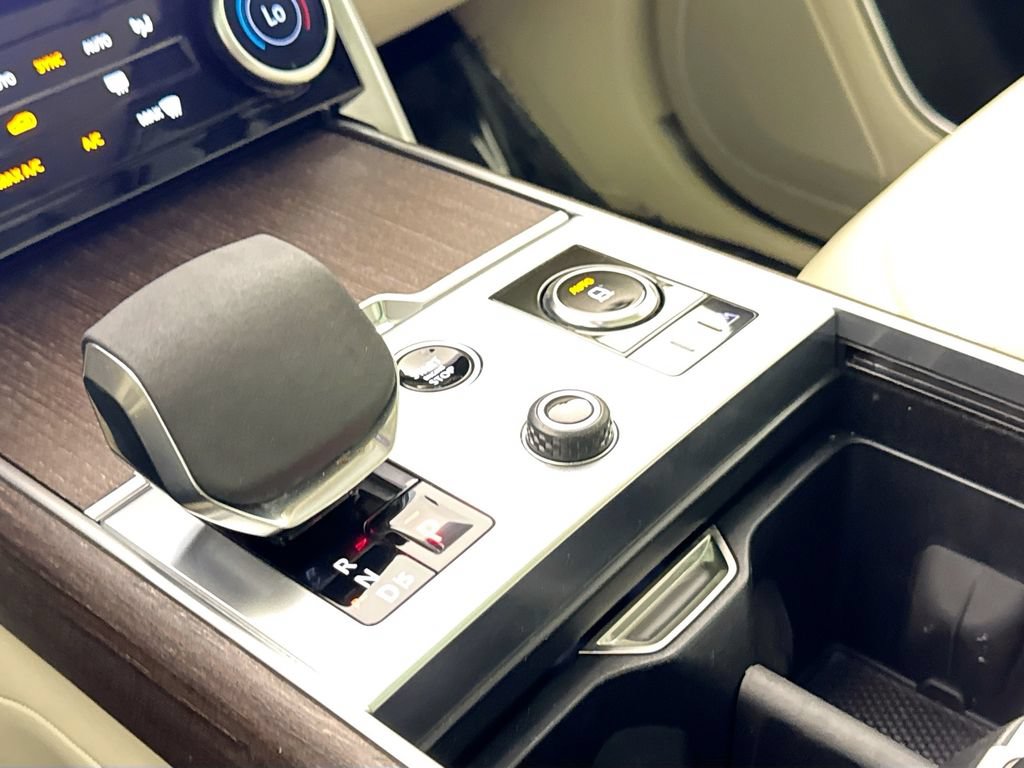 Certified 2023 Land Rover Range Rover SE AWD/4WD image 16