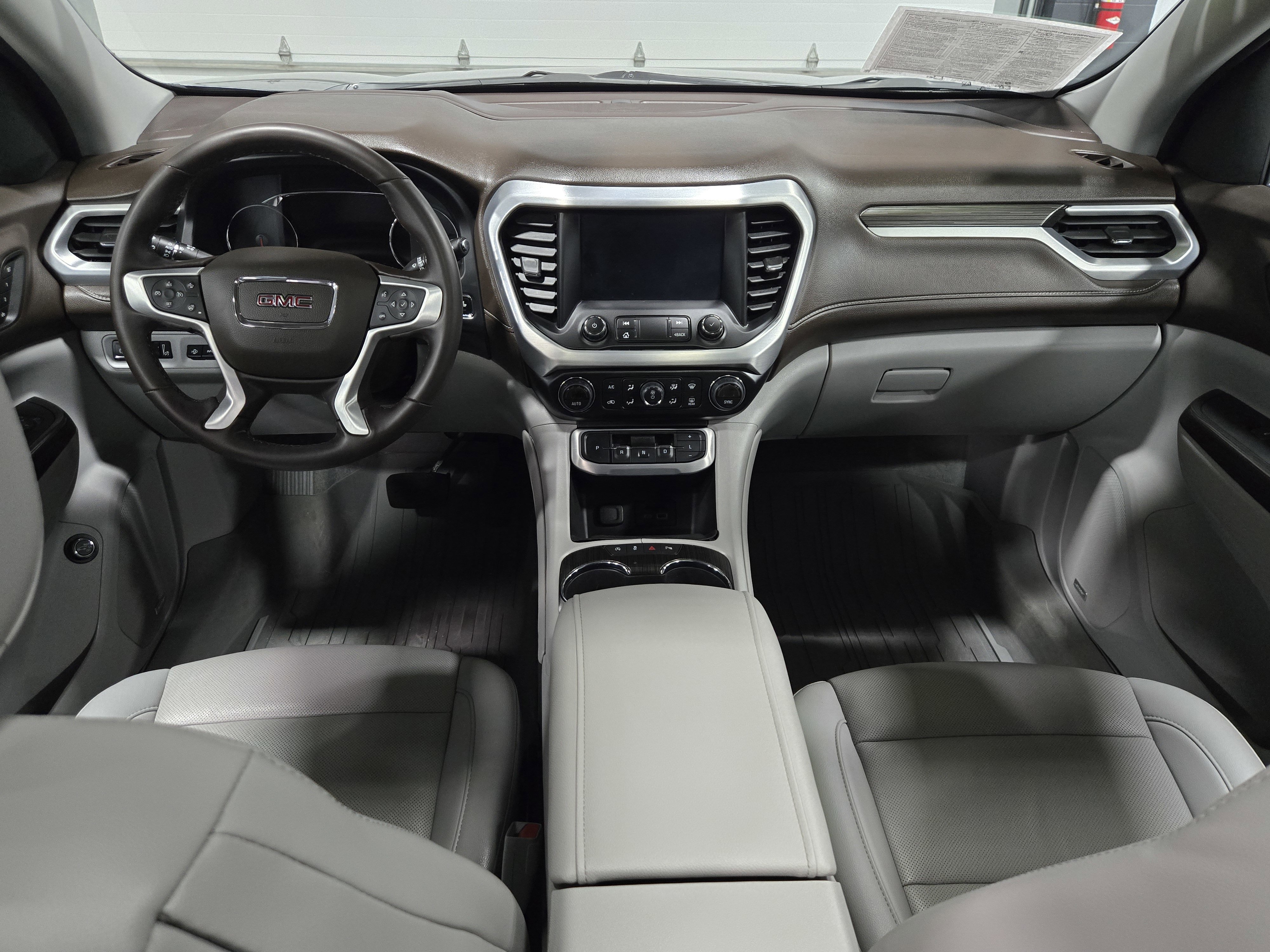 Certified 2023 GMC Acadia SLT w/ Technology Package image 10
