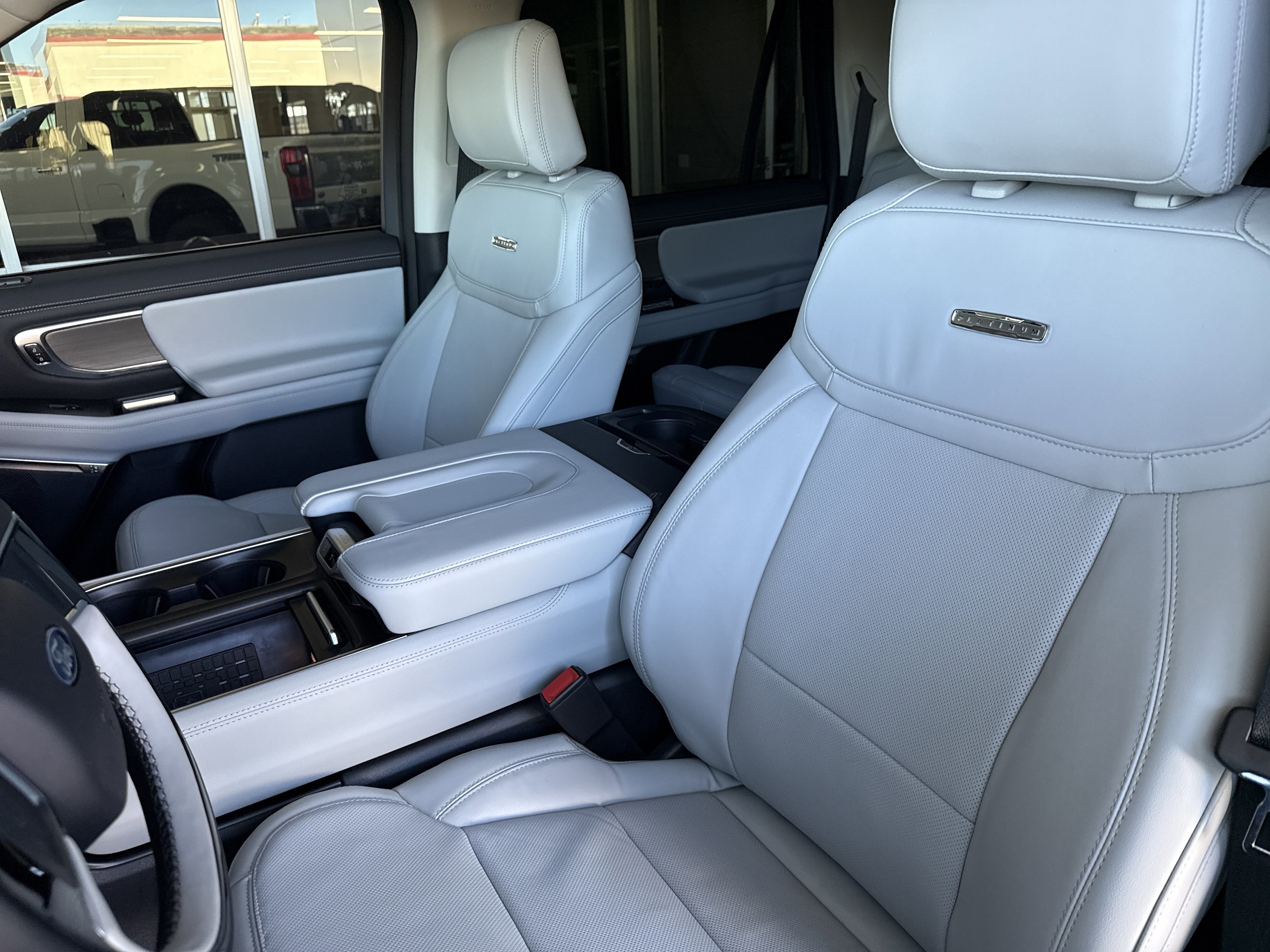 Certified 2025 Ford Expedition Max Platinum image 25