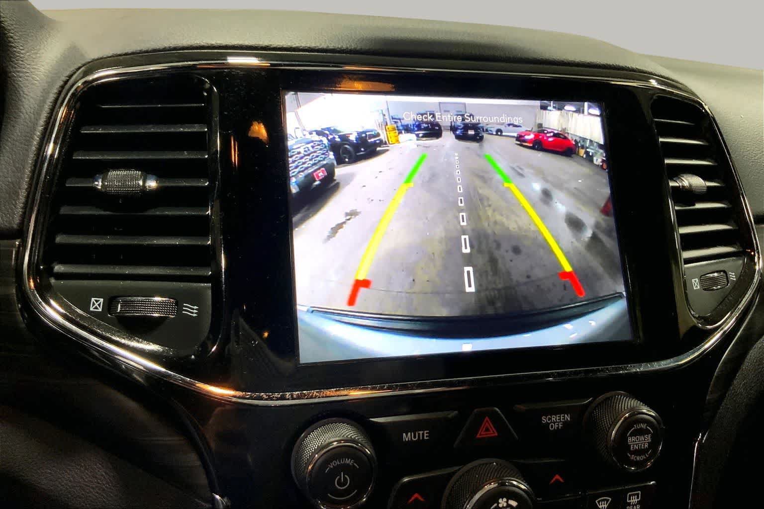 Used 2020 Jeep Grand Cherokee Altitude AWD/4WD image 27