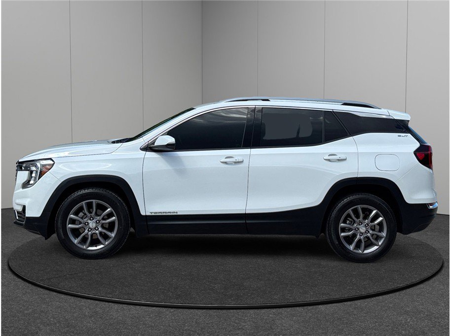 Used 2024 GMC Terrain SLT image 5