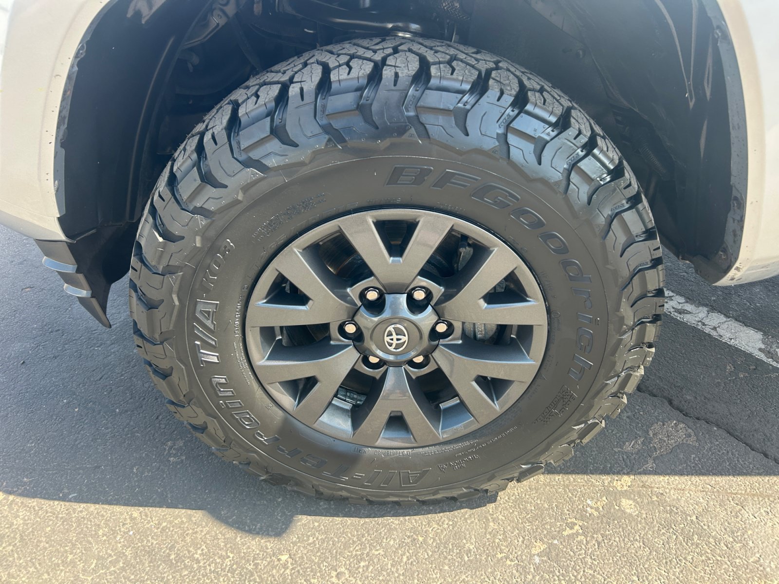 Used 2022 Toyota Tacoma SR5 RWD image 25