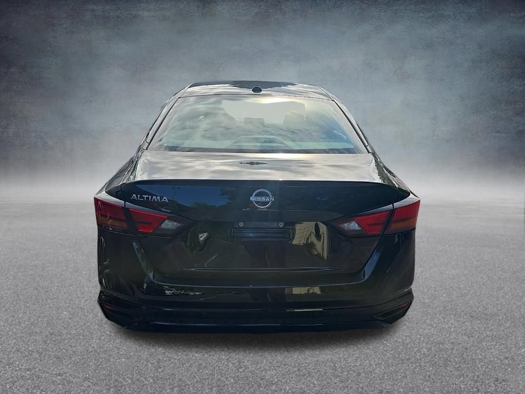 Used 2025 Nissan Altima 2.5 SV FWD image 5