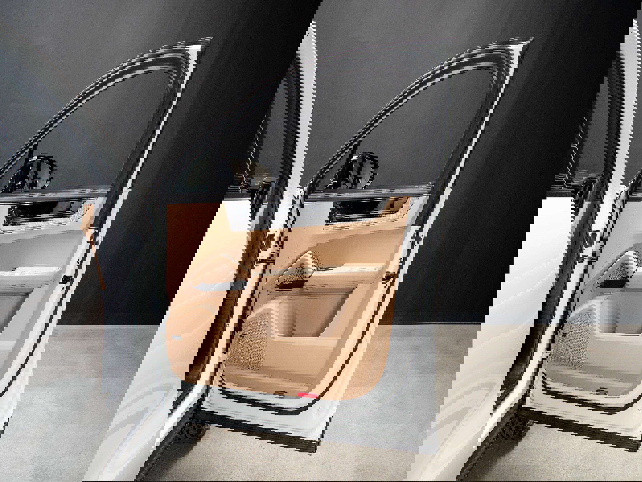 Certified 2024 Porsche Cayenne Coupe image 33