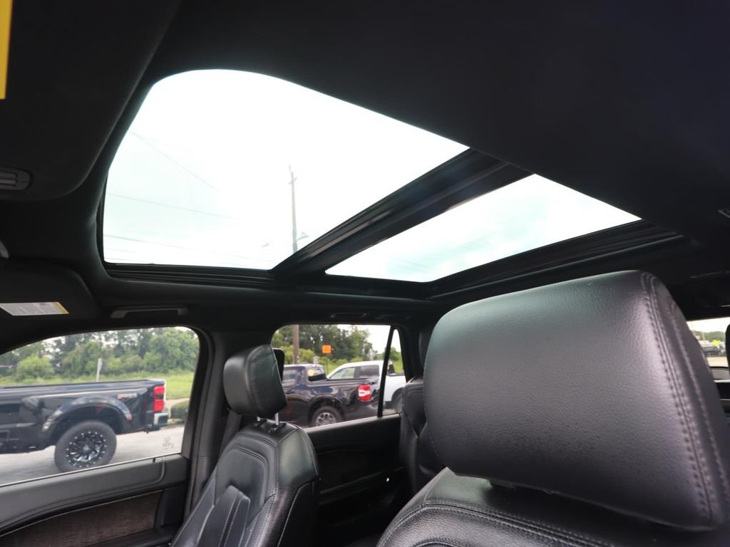 Used 2018 Ford Expedition Limited w/ Equipment Group 302A RWD image 4