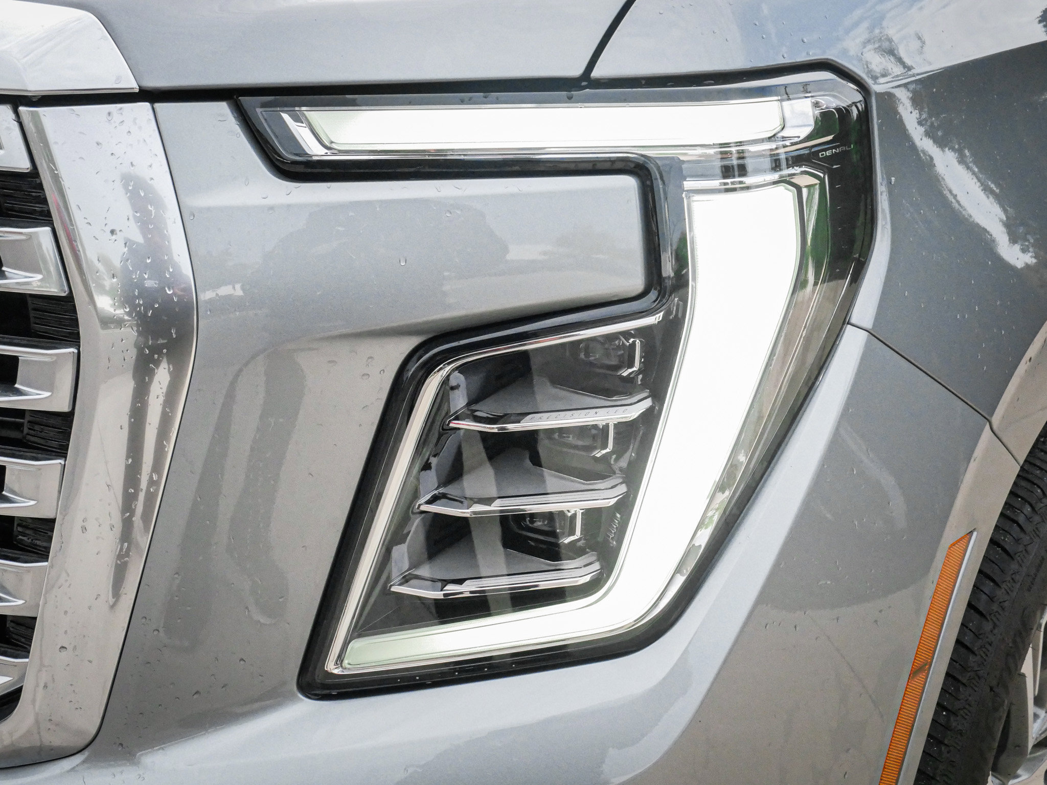 Used 2026 GMC Yukon Denali w/ Sun & Power Step Package AWD/4WD image 6