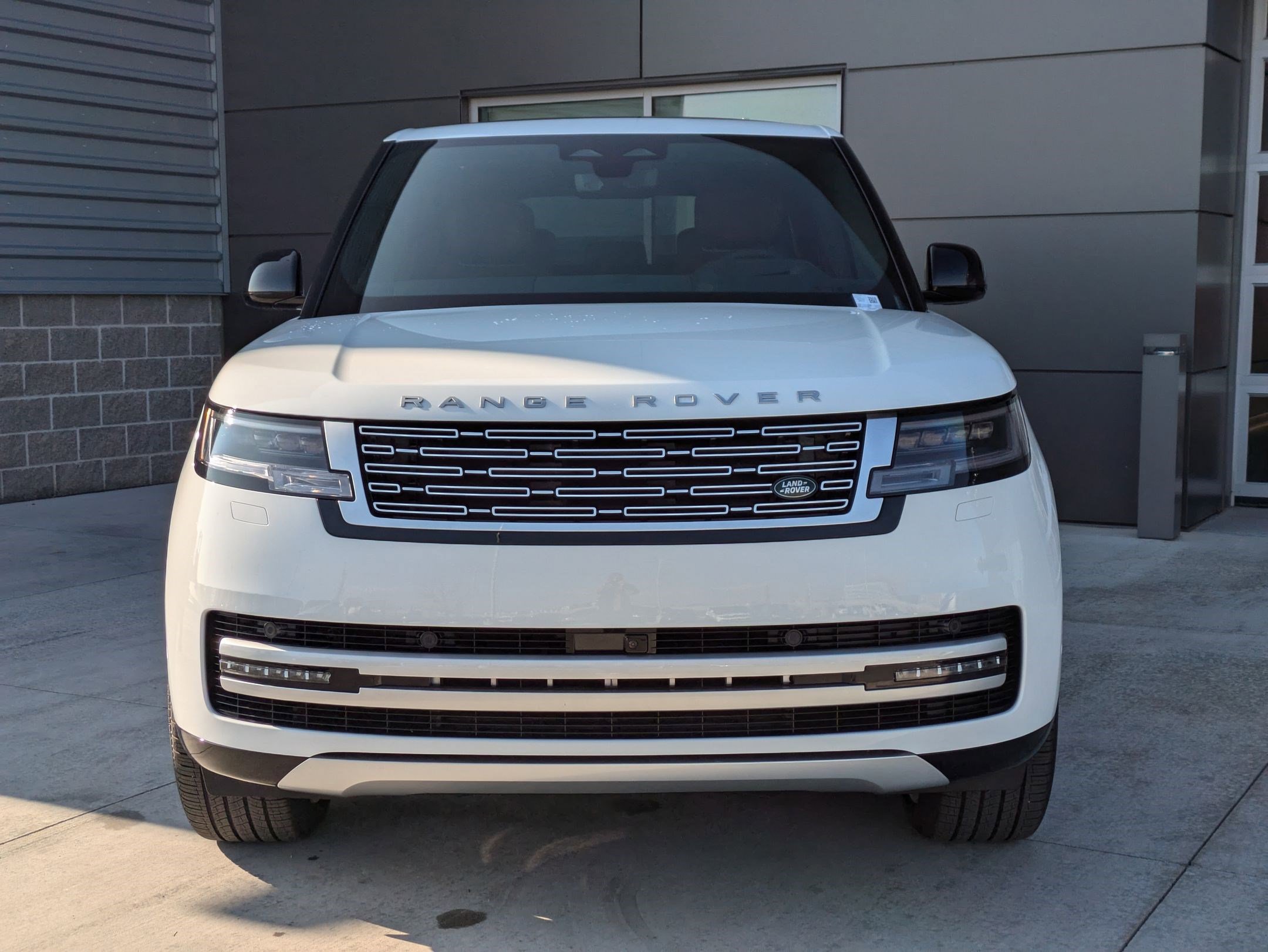 New 2025 Land Rover Range Rover Autobiography image 2