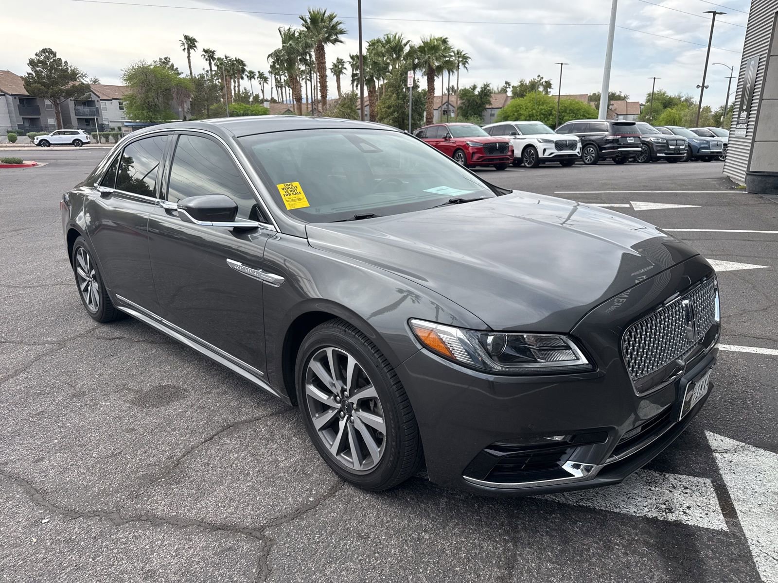 Used 2019 Lincoln Continental Premiere image 3