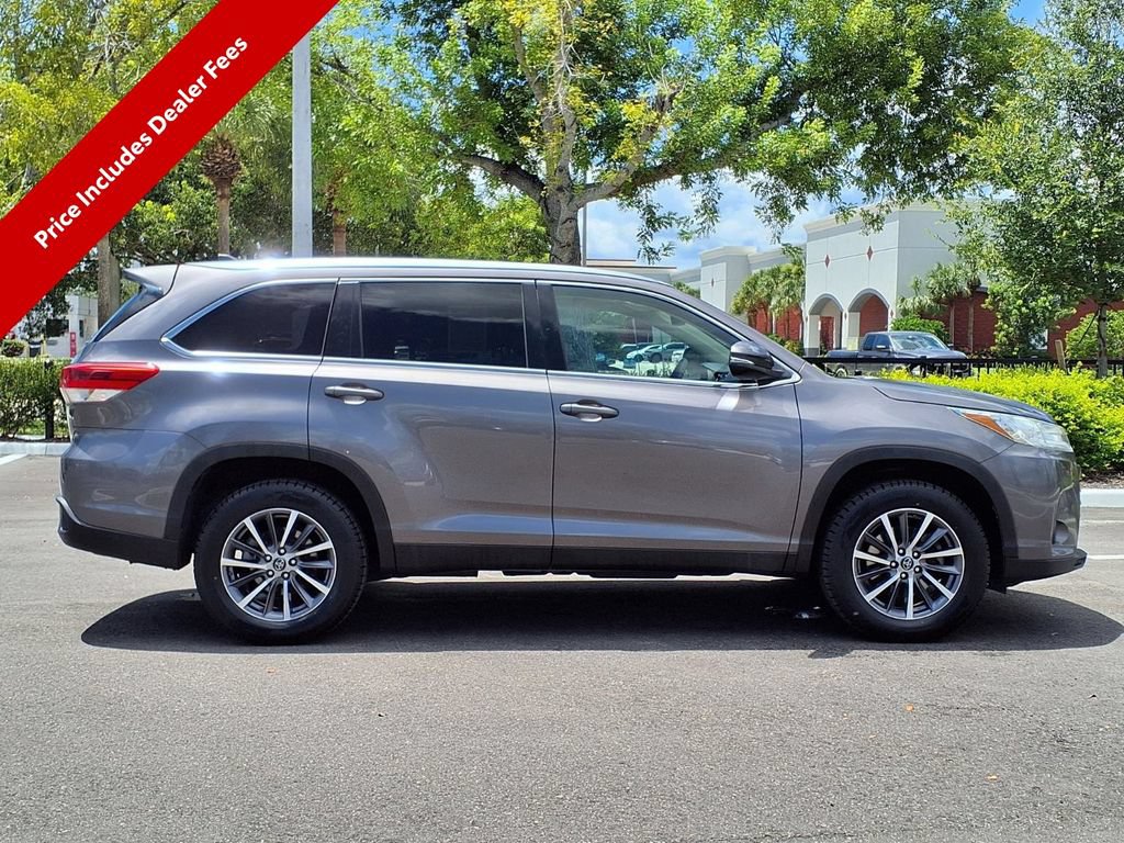 Used 2019 Toyota Highlander XLE FWD image 9