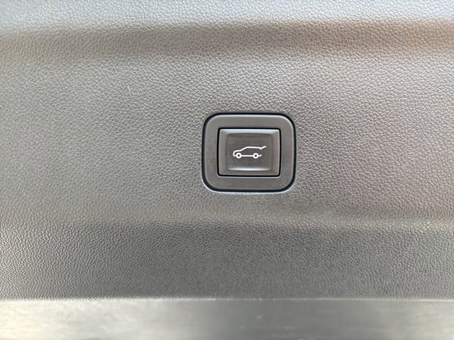 Used 2025 Chevrolet Tahoe LT AWD/4WD image 38