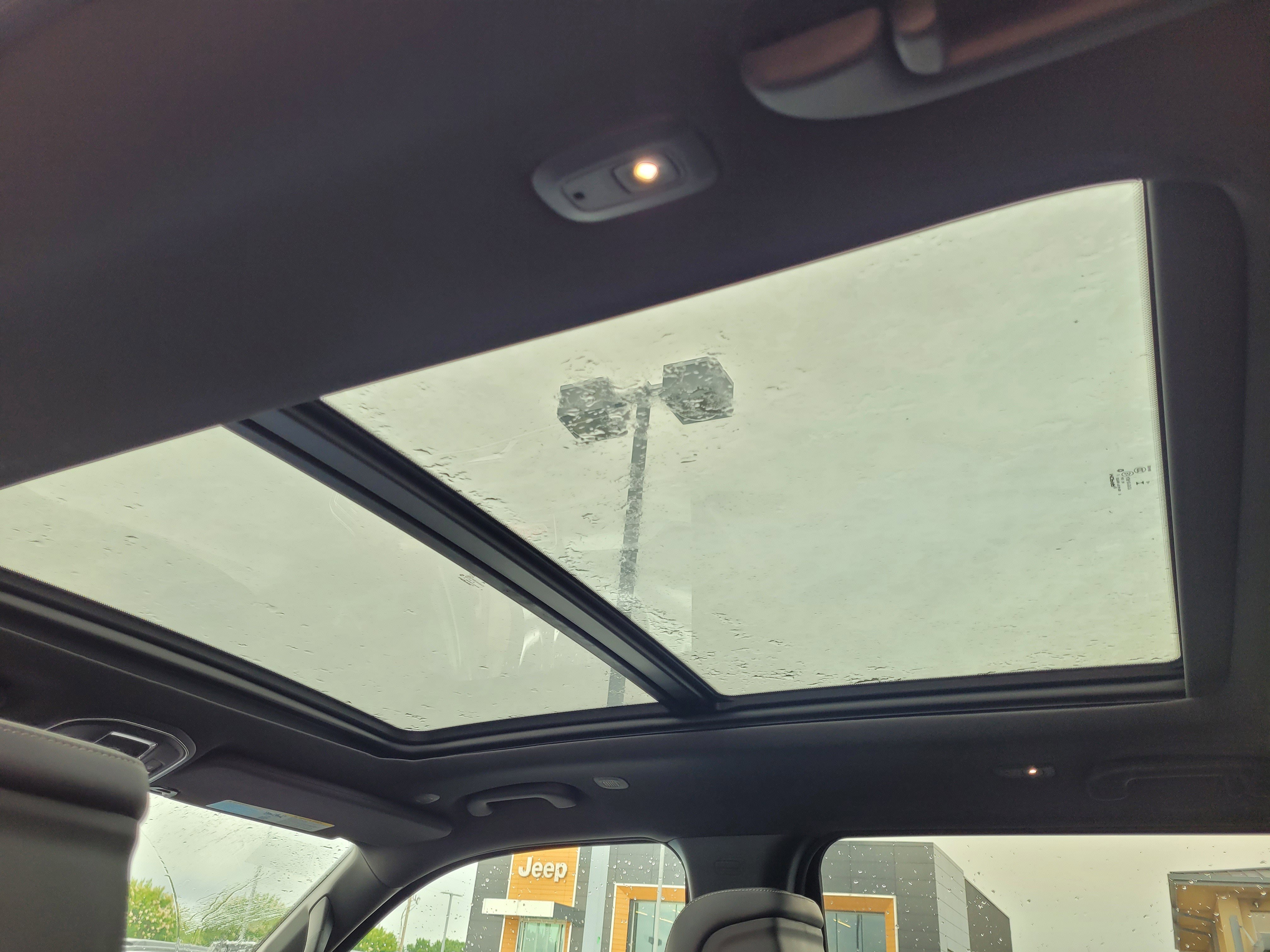 New 2025 Jeep Wagoneer 4WD w/ Premium Group I image 9