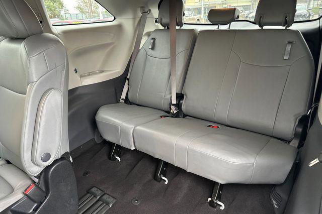 Certified 2023 Toyota Sienna XLE image 19