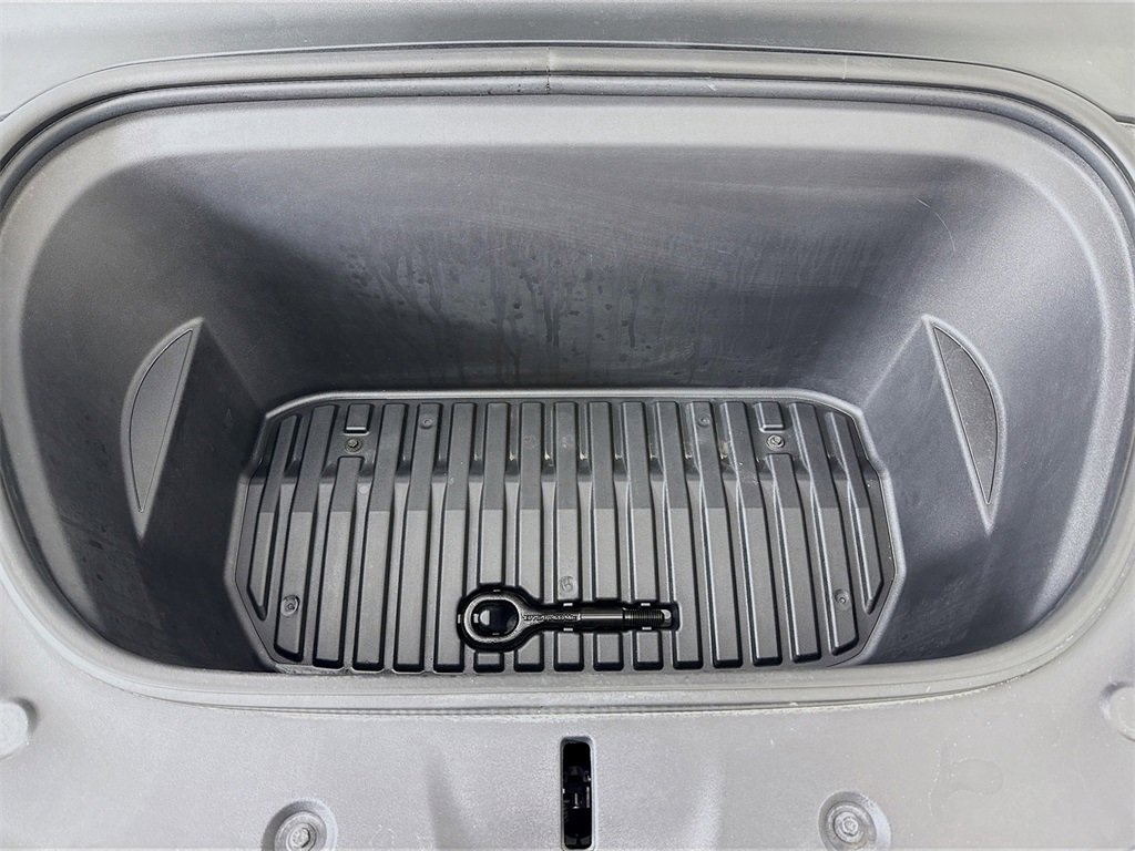 Used 2023 Tesla Model Y Long Range image 30