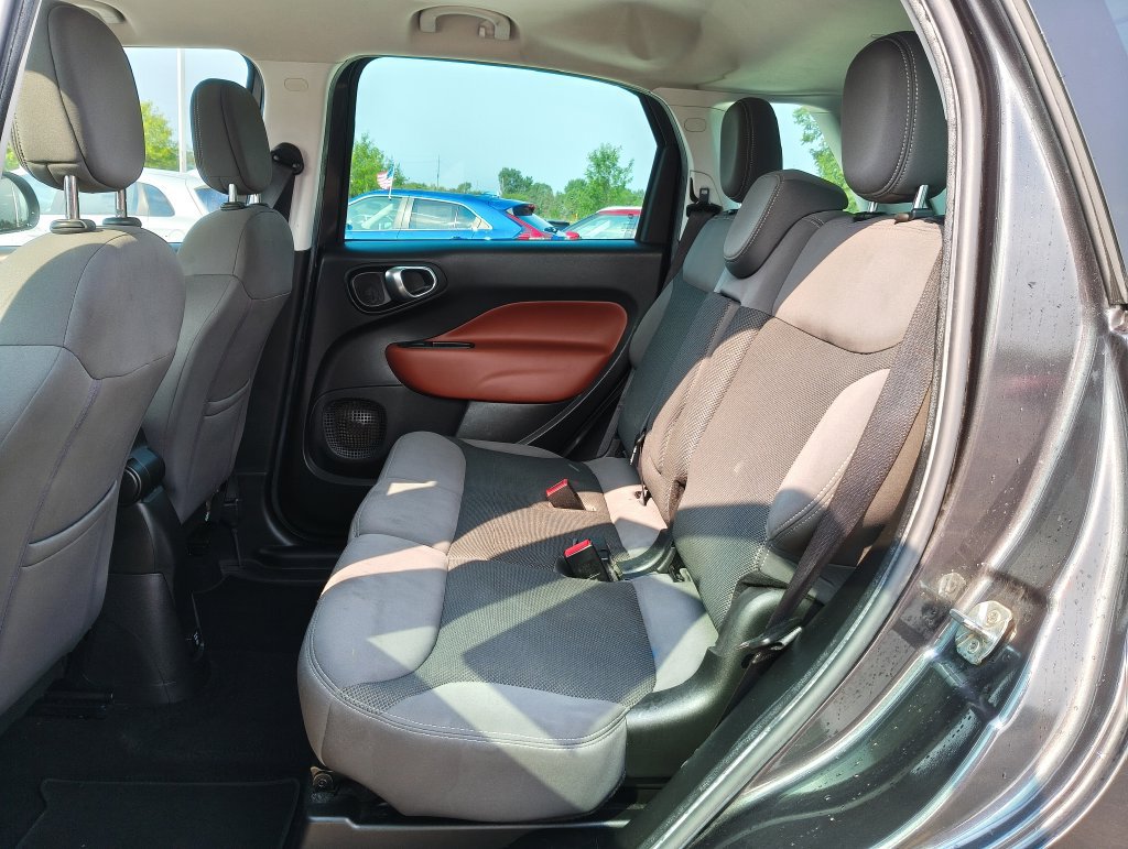 Used 2014 FIAT 500L Trekking w/ Popular Equipment Group FWD image 8