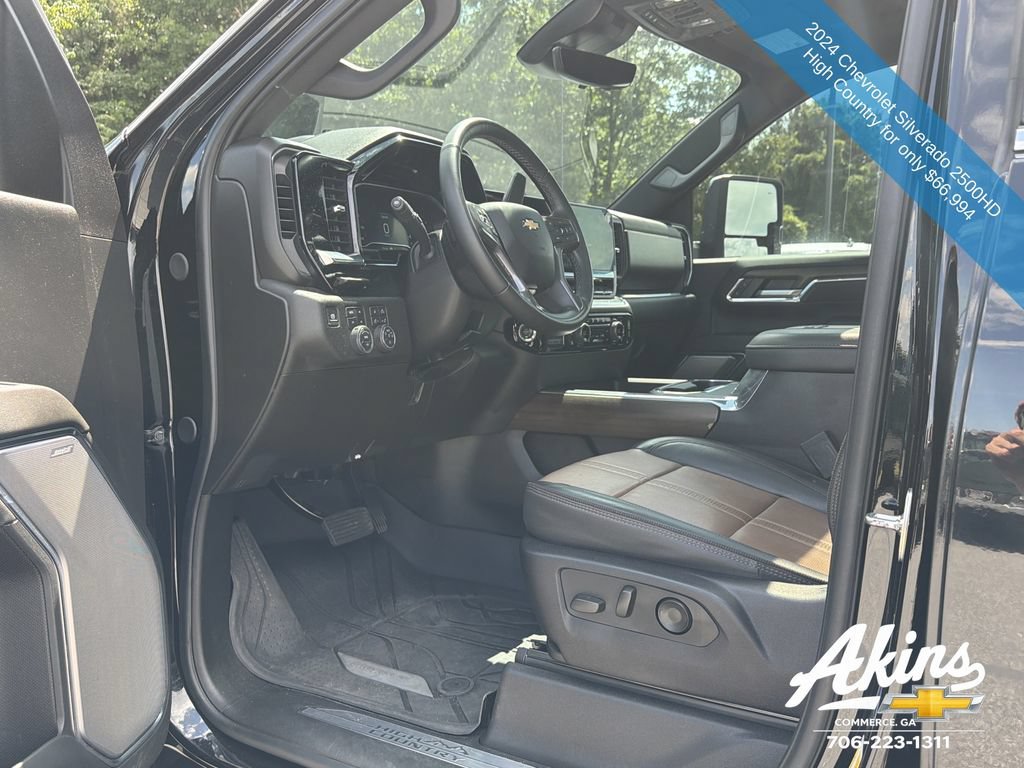 Used 2024 Chevrolet Silverado 2500 High Country w/ High Country Premium Package AWD/4WD image 15