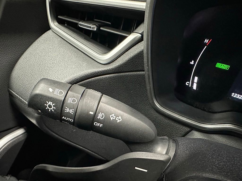 Used 2025 Toyota Corolla Cross XSE w/ Convenience Package image 20