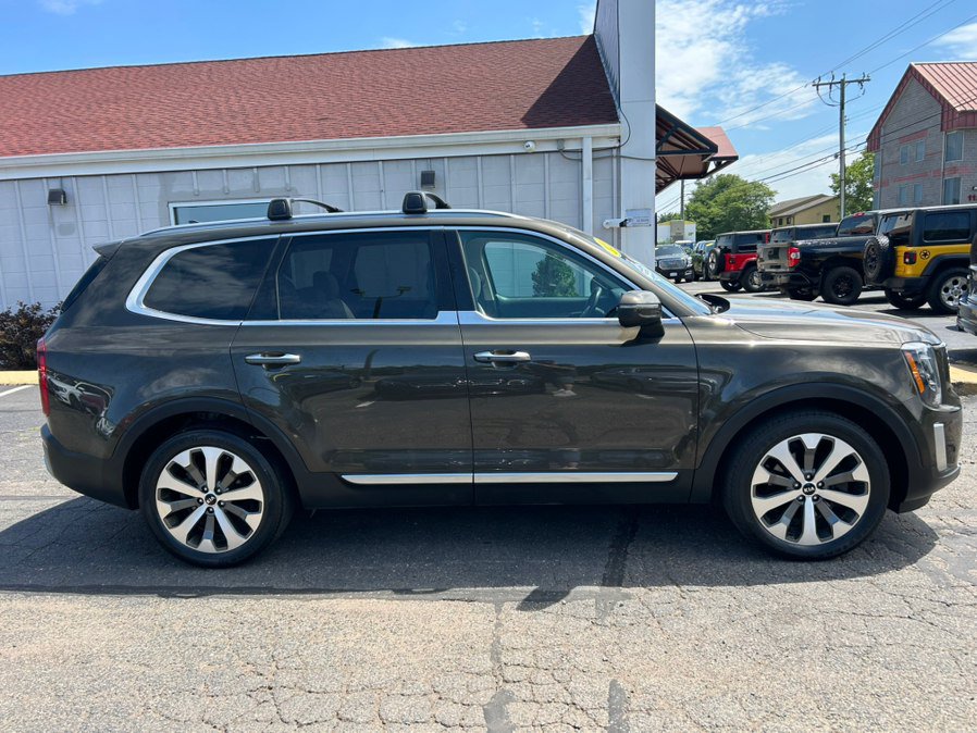 Used 2020 Kia Telluride S w/ S 8 Passenger Seating Package AWD/4WD image 4