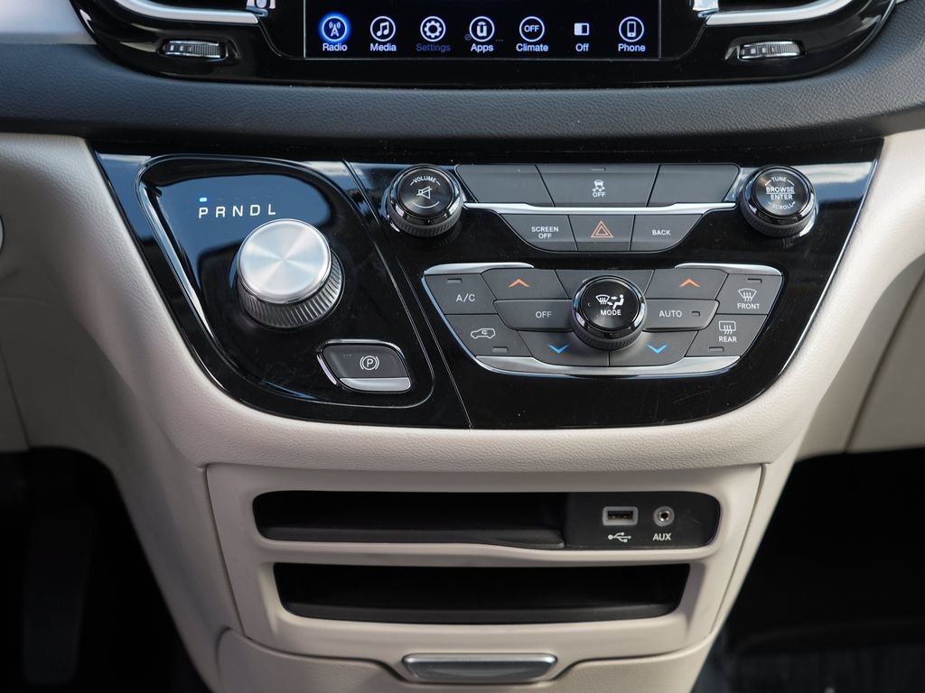 Used 2017 Chrysler Pacifica Touring Plus FWD image 22