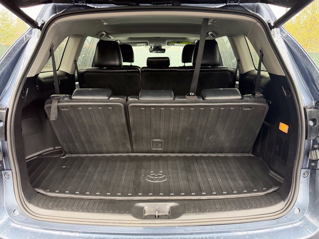 Used 2019 Toyota Highlander XLE AWD/4WD image 10