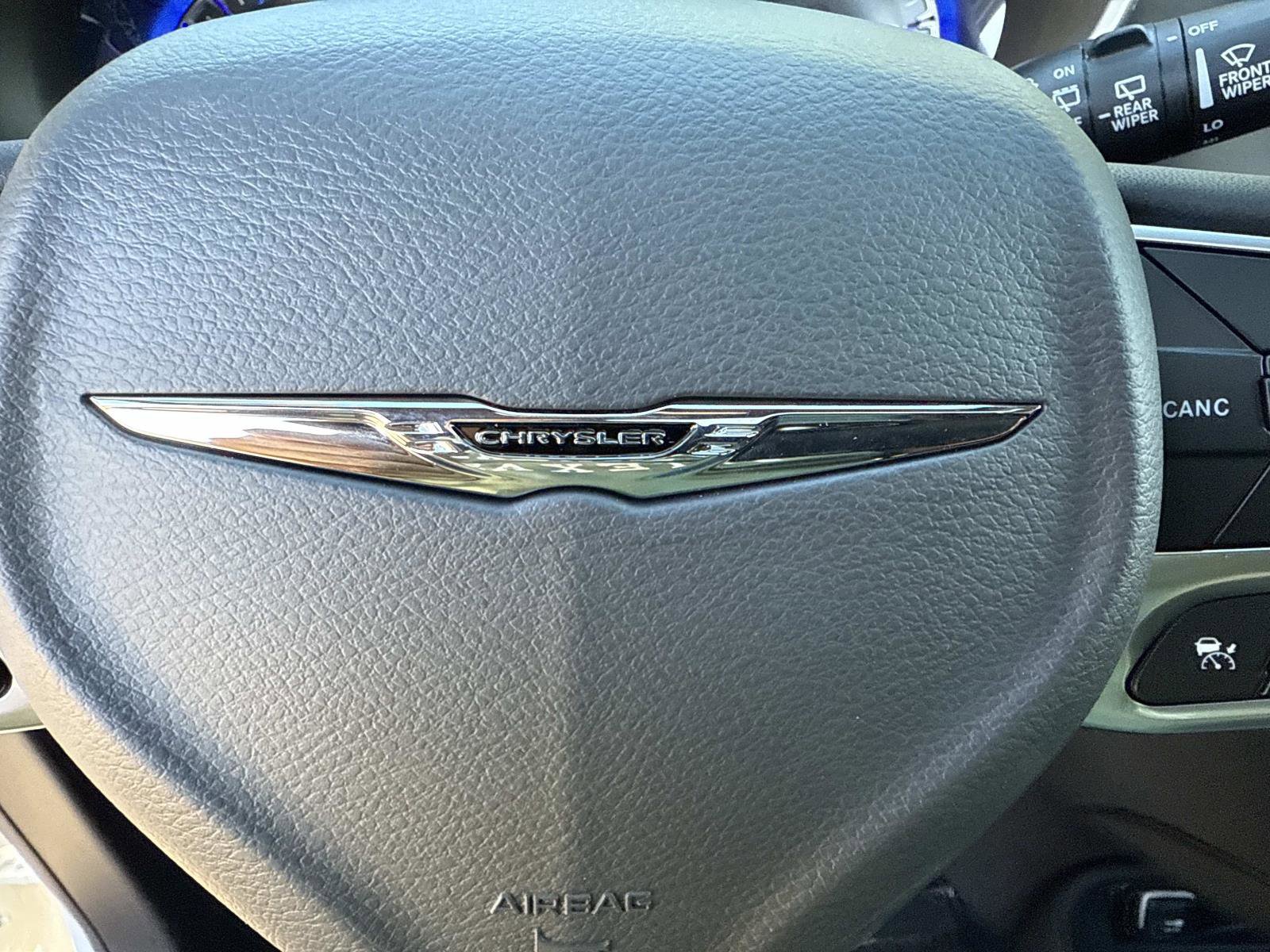 New 2026 Chrysler Pacifica Select image 34