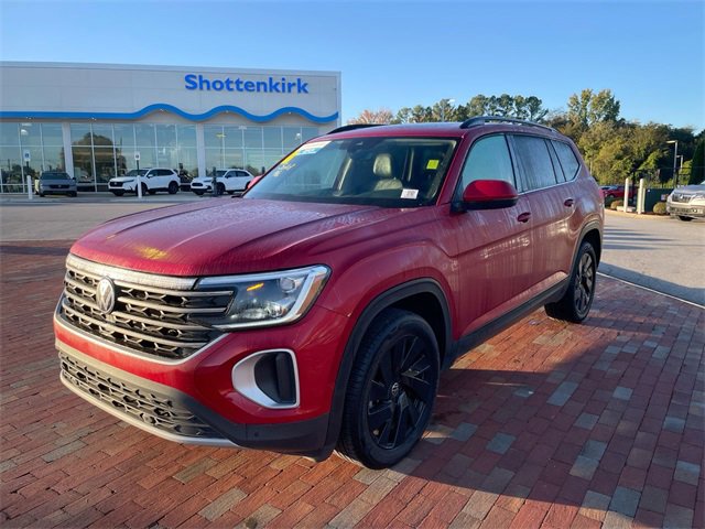 Used 2024 Volkswagen Atlas SE w/ Panoramic Sunroof Package