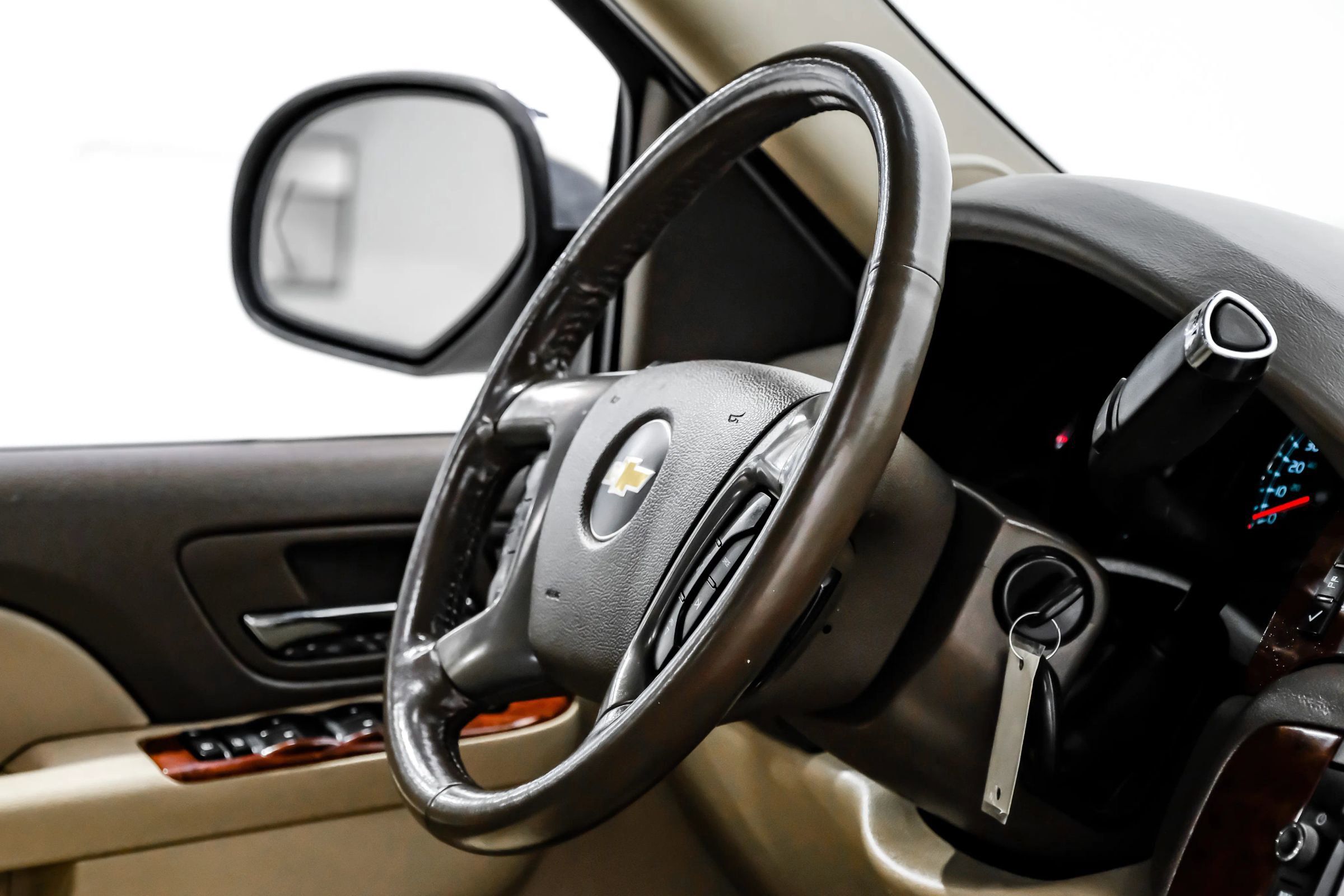 Used 2012 Chevrolet Avalanche LTZ image 22