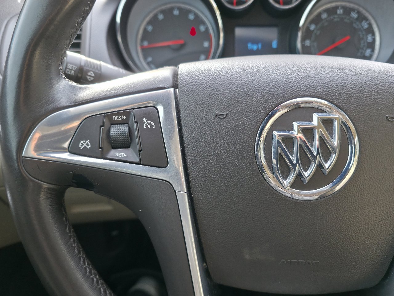 Used 2012 Buick Regal Premium image 32