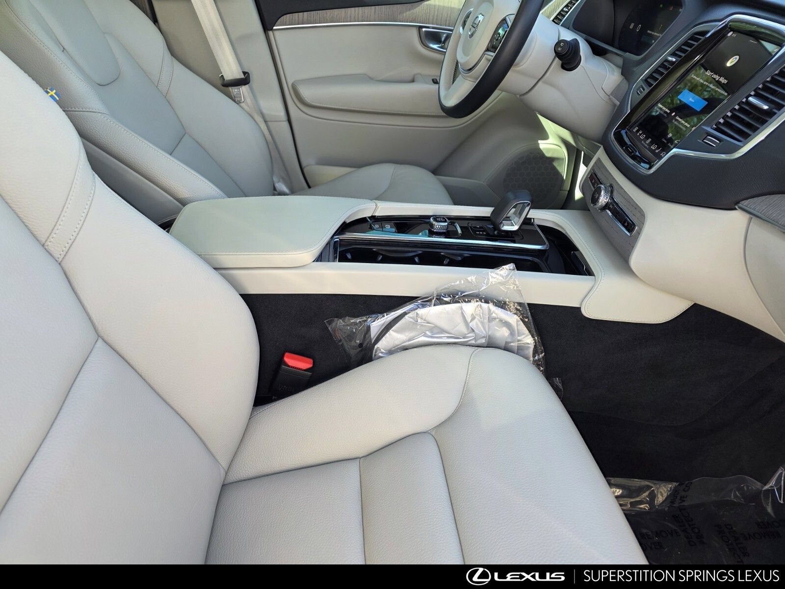 Used 2024 Volvo XC90 B6 Core w/ Protection Package Premier AWD/4WD image 31