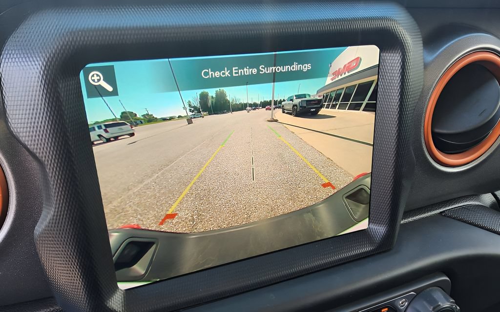 Used 2023 Jeep Gladiator Mojave w/ LED Lighting Group AWD/4WD image 13