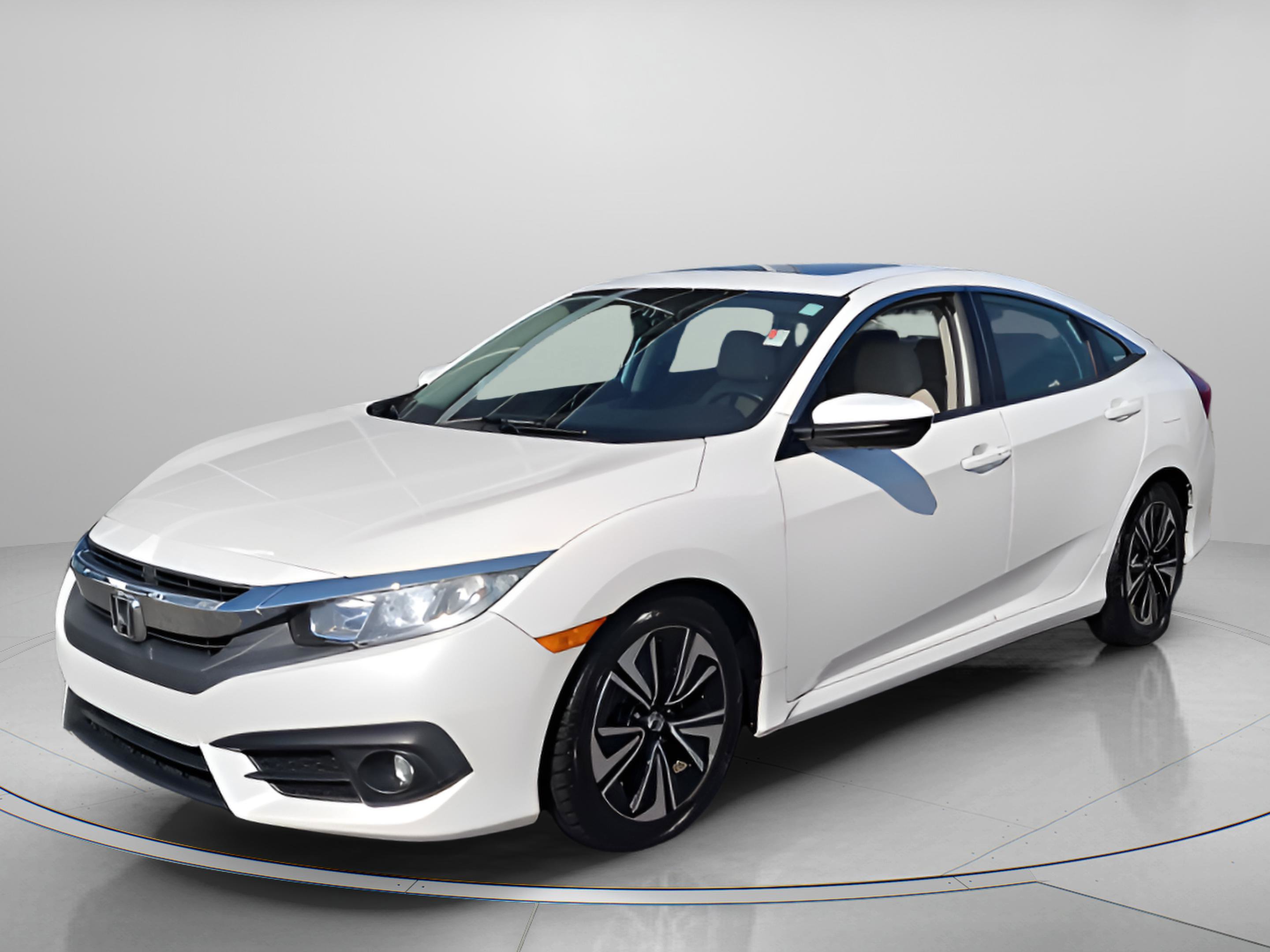 Used 2018 Honda Civic EX-T image 2