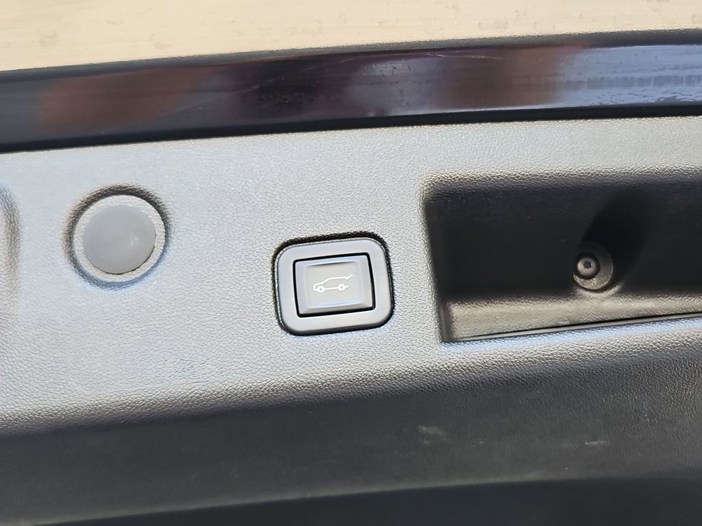 Used 2022 Chevrolet Equinox RS w/ RS Leather Package image 33