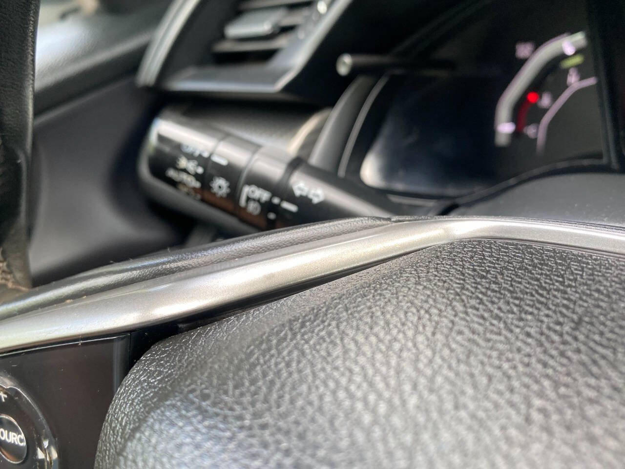 Used 2017 Honda Civic Sport image 24