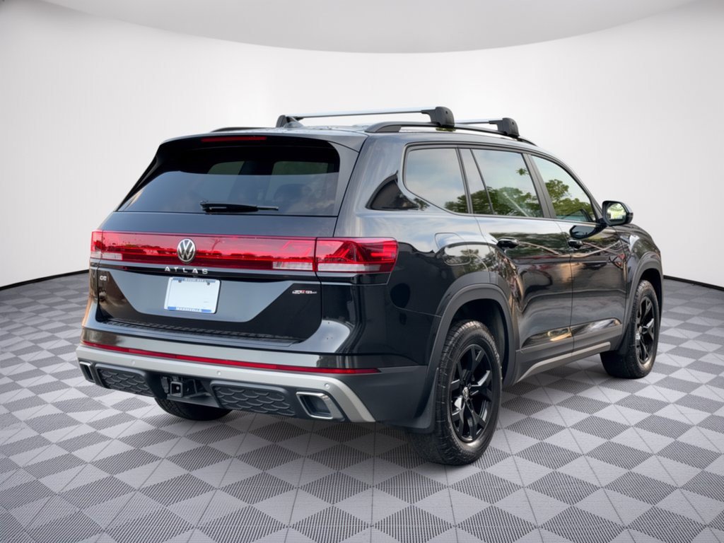 Used 2024 Volkswagen Atlas Peak Edition SE AWD/4WD image 9