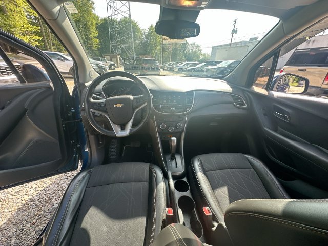 Used 2020 Chevrolet Trax LT w/ LT Convenience Package FWD image 30