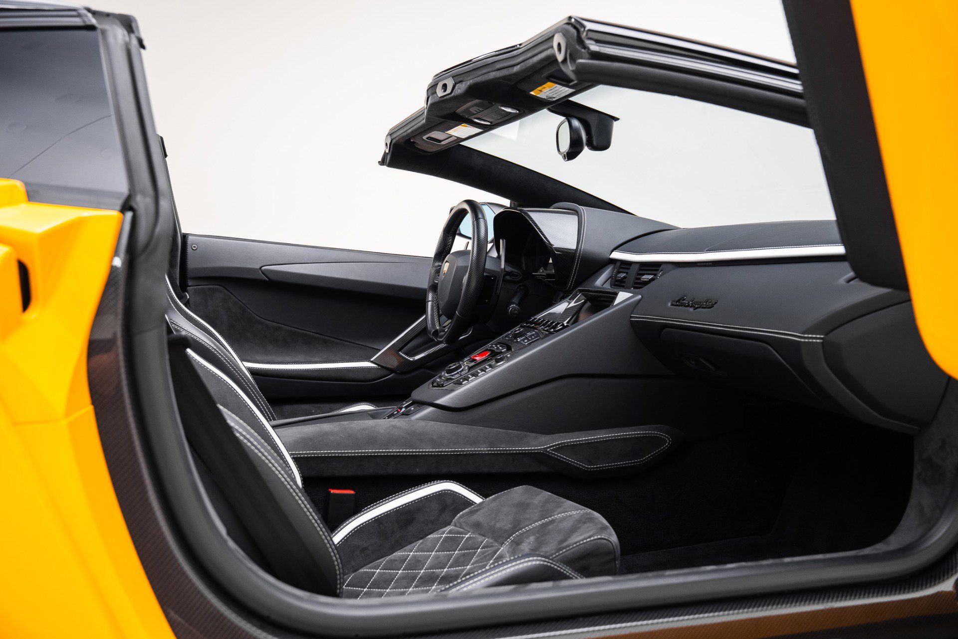 Used 2018 Lamborghini Aventador S image 33