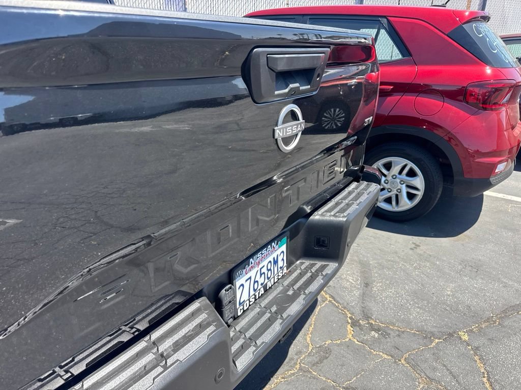 Used 2022 Nissan Frontier SV w/ SV Premium Package RWD image 4