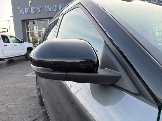 Used 2025 Ford Explorer ST image 3