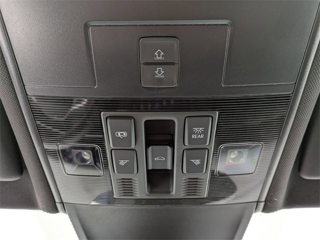 Used 2023 Volkswagen Tiguan SE R-Line image 14