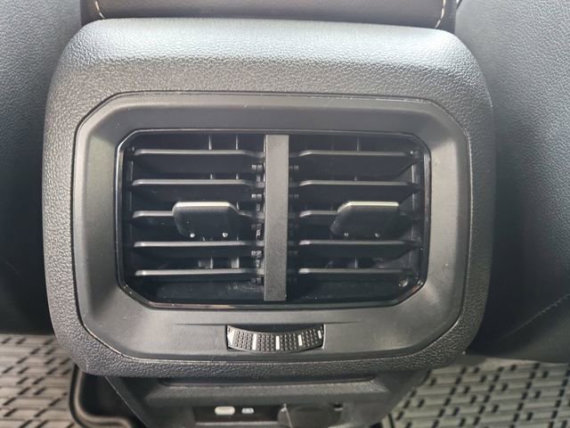 Used 2024 Volkswagen Tiguan SE R-Line image 21