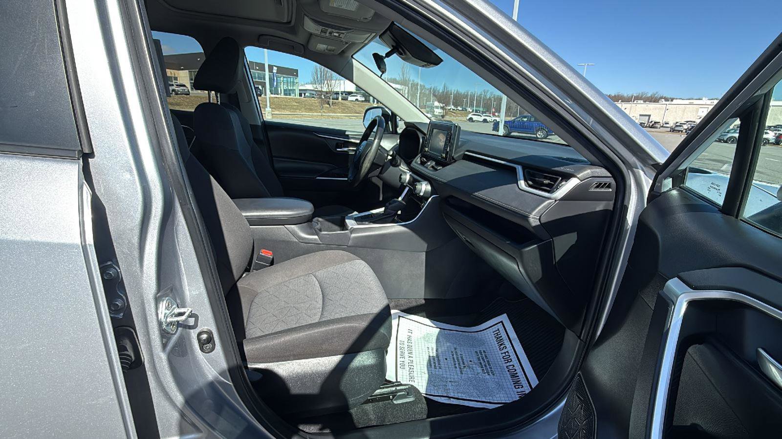 Used 2022 Toyota RAV4 XLE w/ Convenience Package image 17