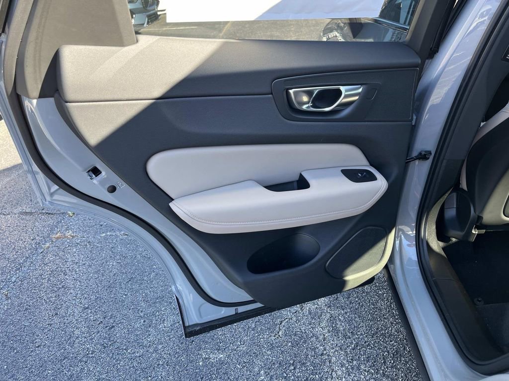 New 2026 Volvo XC60 B5 Plus w/ Protection Package Premier image 18