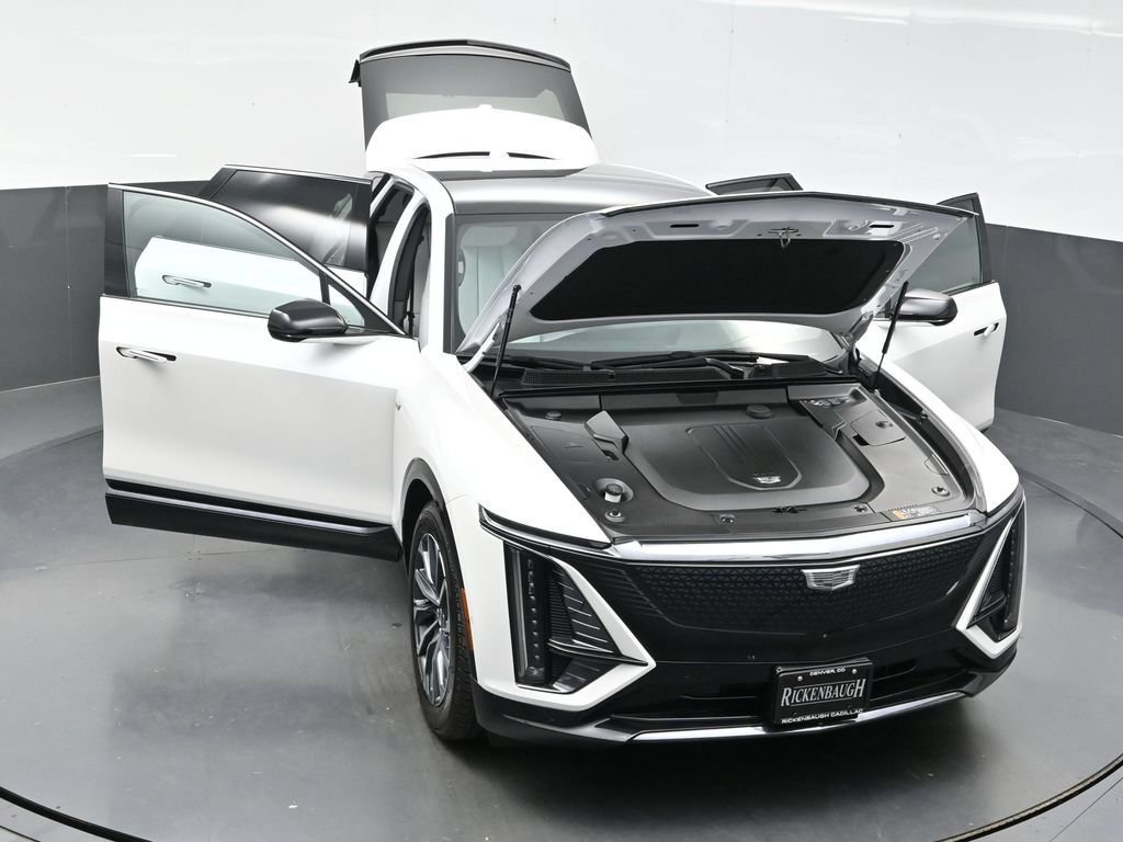 Certified 2024 Cadillac Lyriq Sport AWD/4WD image 38