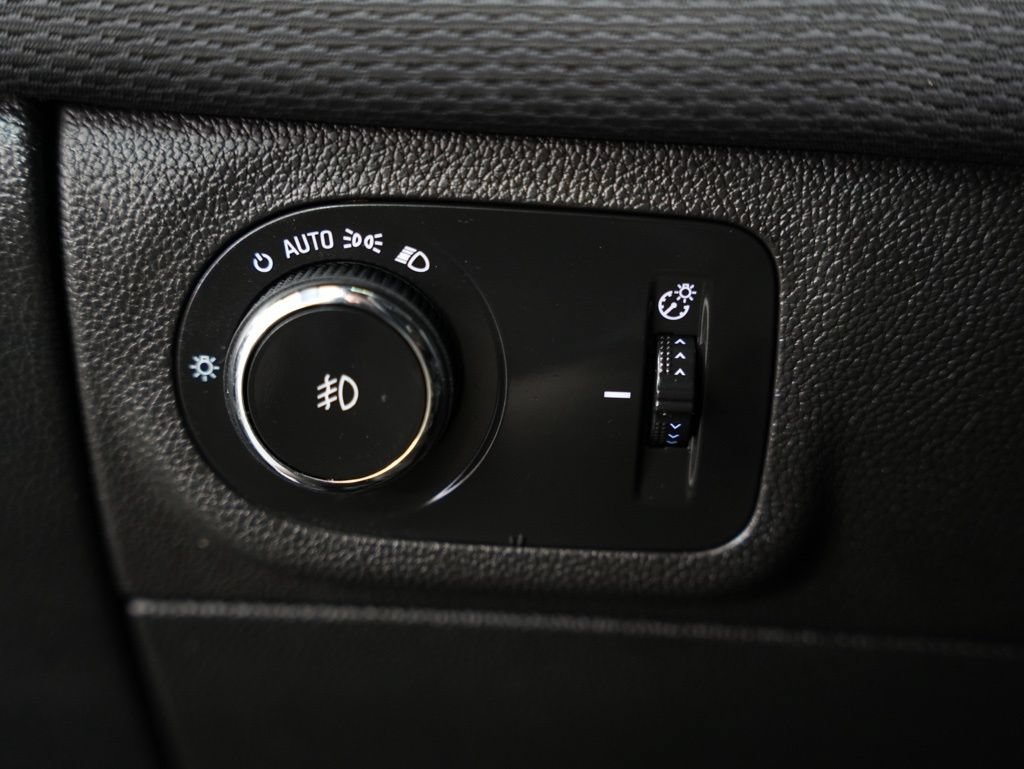 Used 2018 Chevrolet Cruze LT w/ Sun And Sound Package FWD image 46