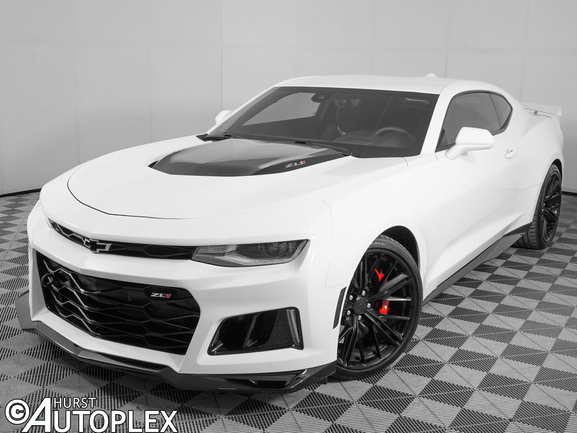 Used 2022 Chevrolet Camaro ZL1 RWD image 1