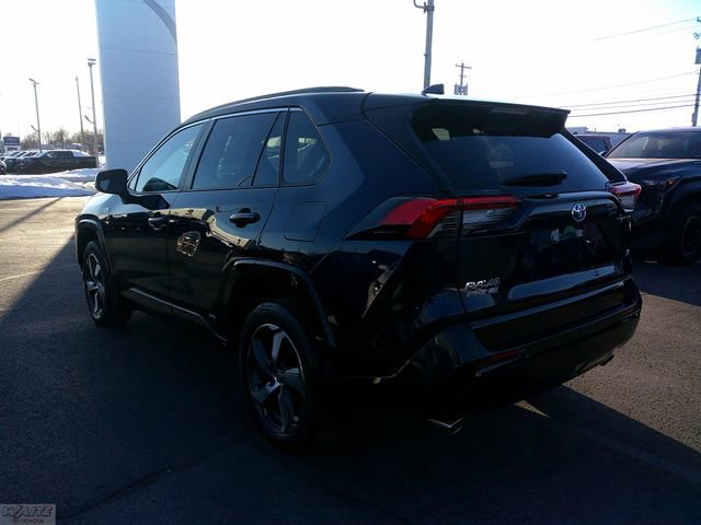 Used 2023 Toyota RAV4 SE w/ Weather & Moonroof Package image 4