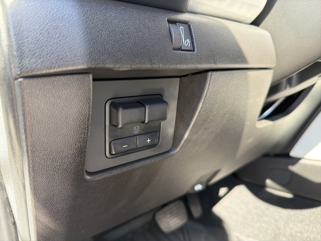 Used 2024 GMC Canyon AT4X image 17